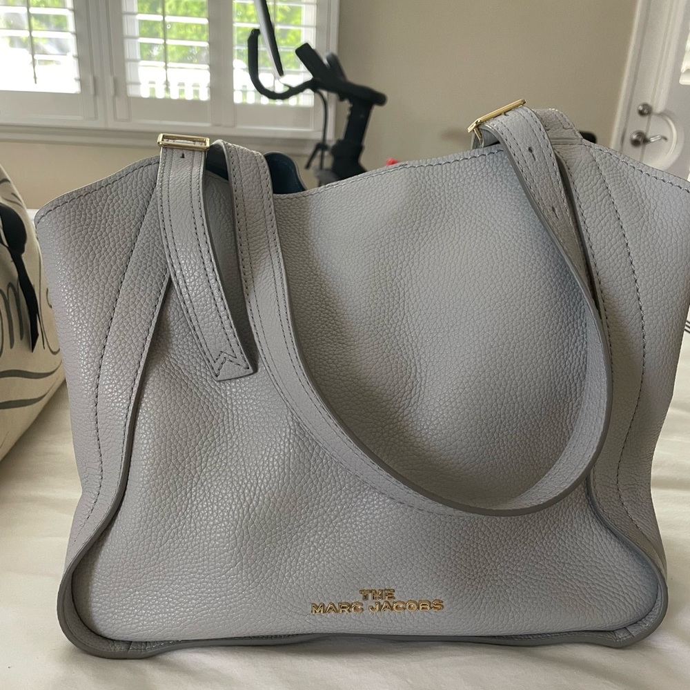 The Marc Jacobs bag and dustbag